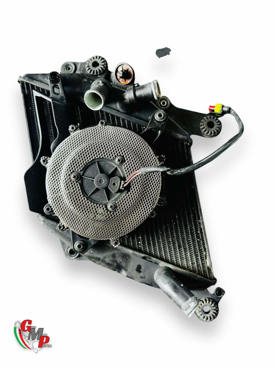 Radiateur Droit Avec Ventilateur - Ducati