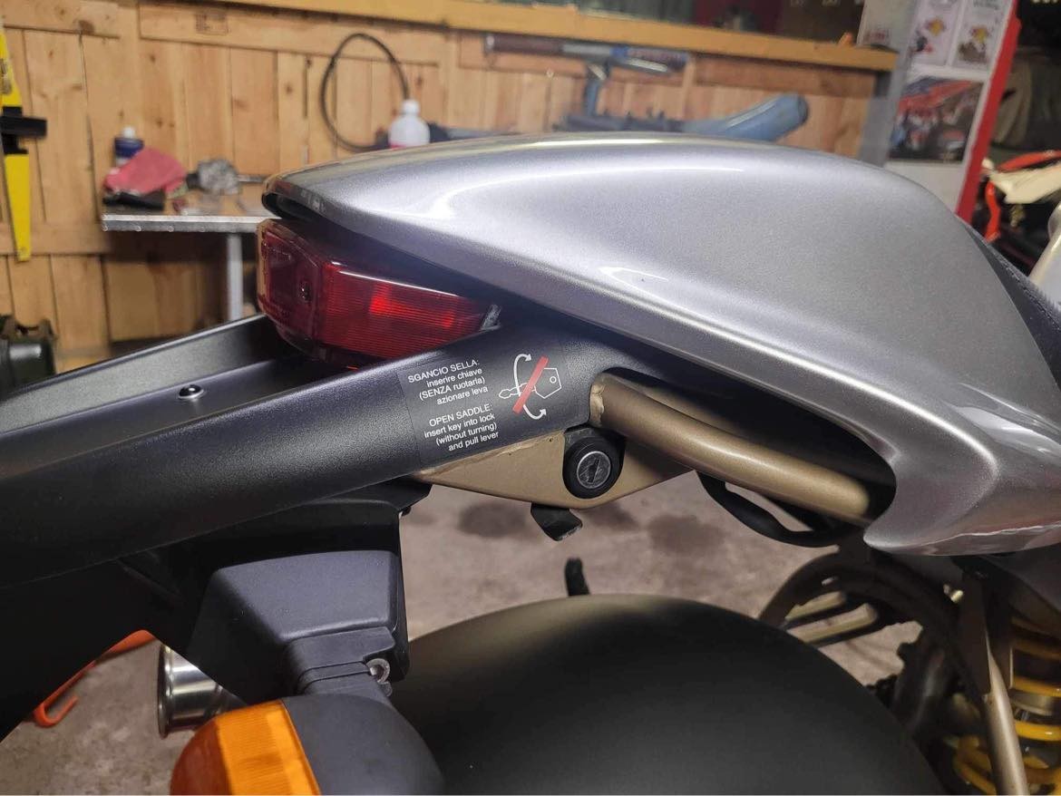 Sticker Neuf Bec de Canard - Ducati