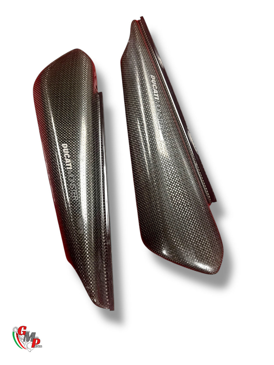 Cache sous selle carbone - Ducati