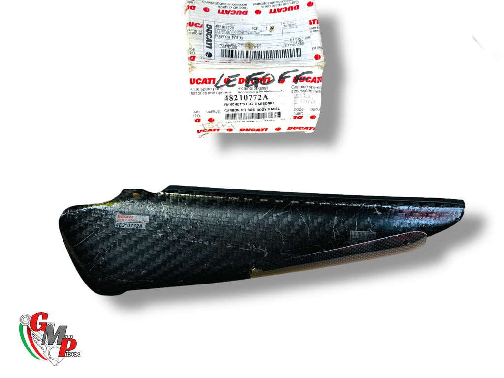 Cache sous selle droit carbone Neuf - Ducati