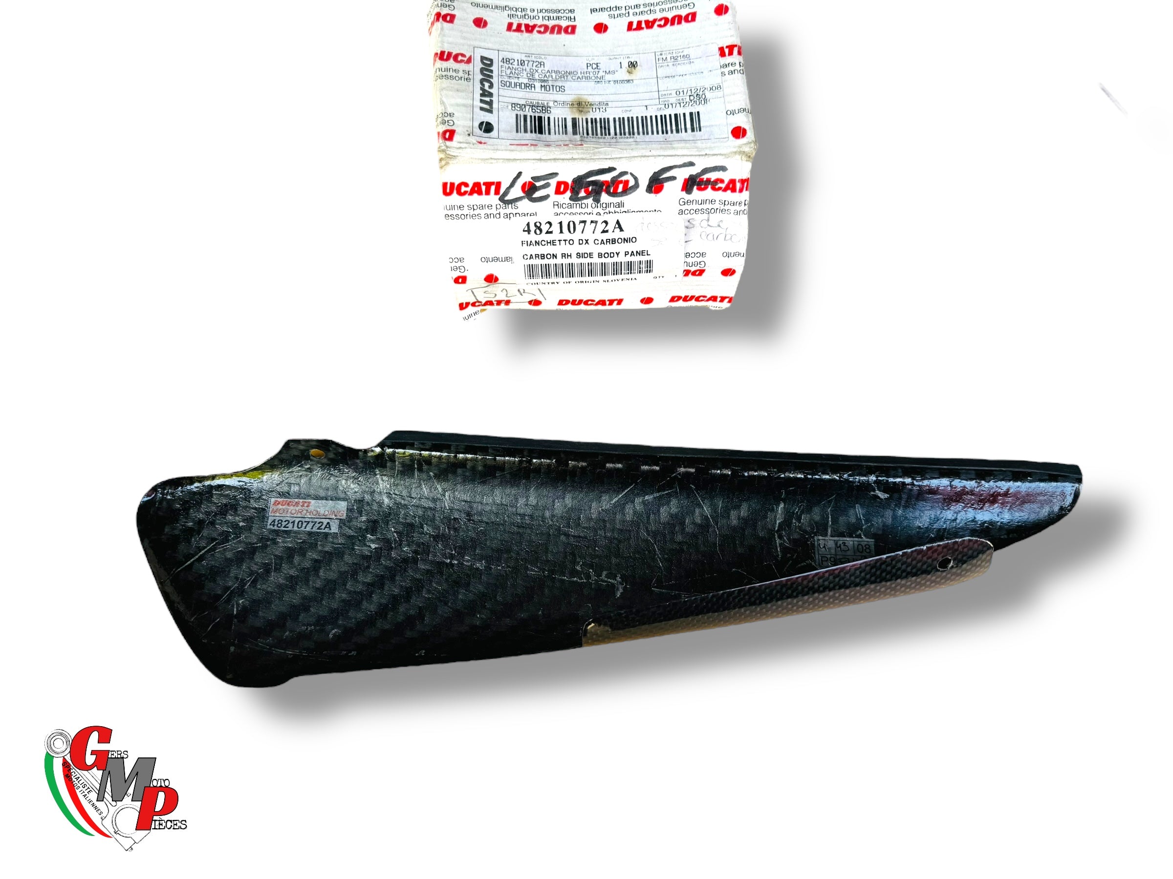 Cache sous selle droit carbone Neuf - Ducati